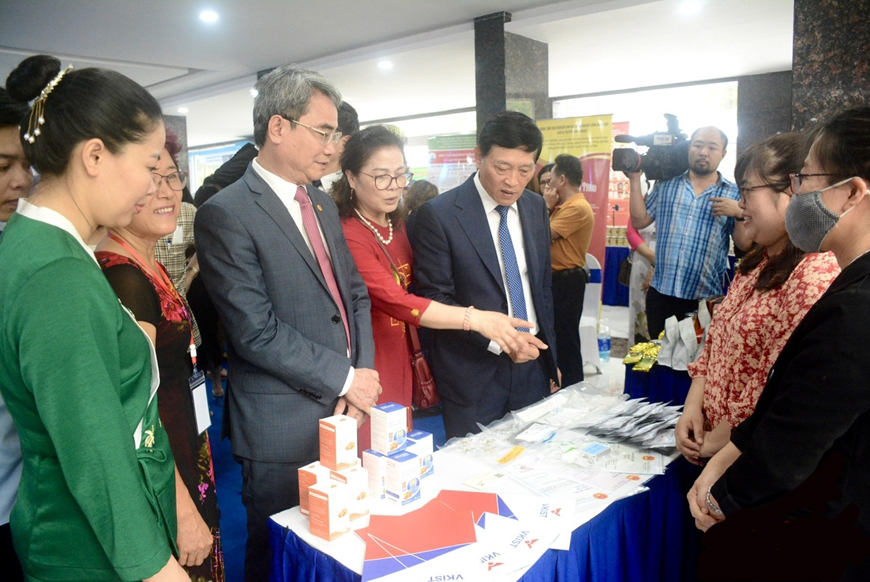 Nữ trí thức Viện VKIST tham gia Triển lãm “Tài sản trí tuệ và kết quả đổi mới sáng tạo của nữ trí thức”