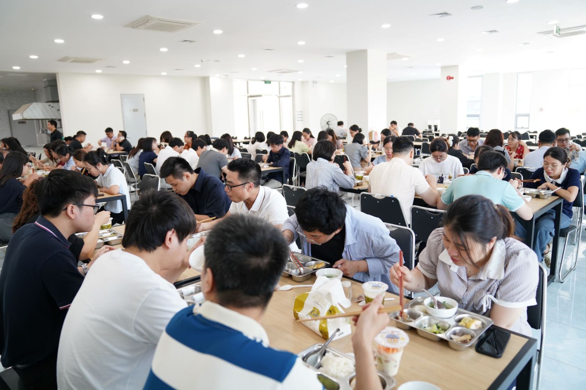 Công đoàn VKIST tổ chức "Bữa cơm Công đoàn" chào mừng 97 năm Ngày thành lập Công đoàn Việt Nam