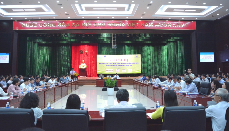 Attending the 16th Scientific and Technological Handover Conference of Southern Central Vietnam and Central Highlands
