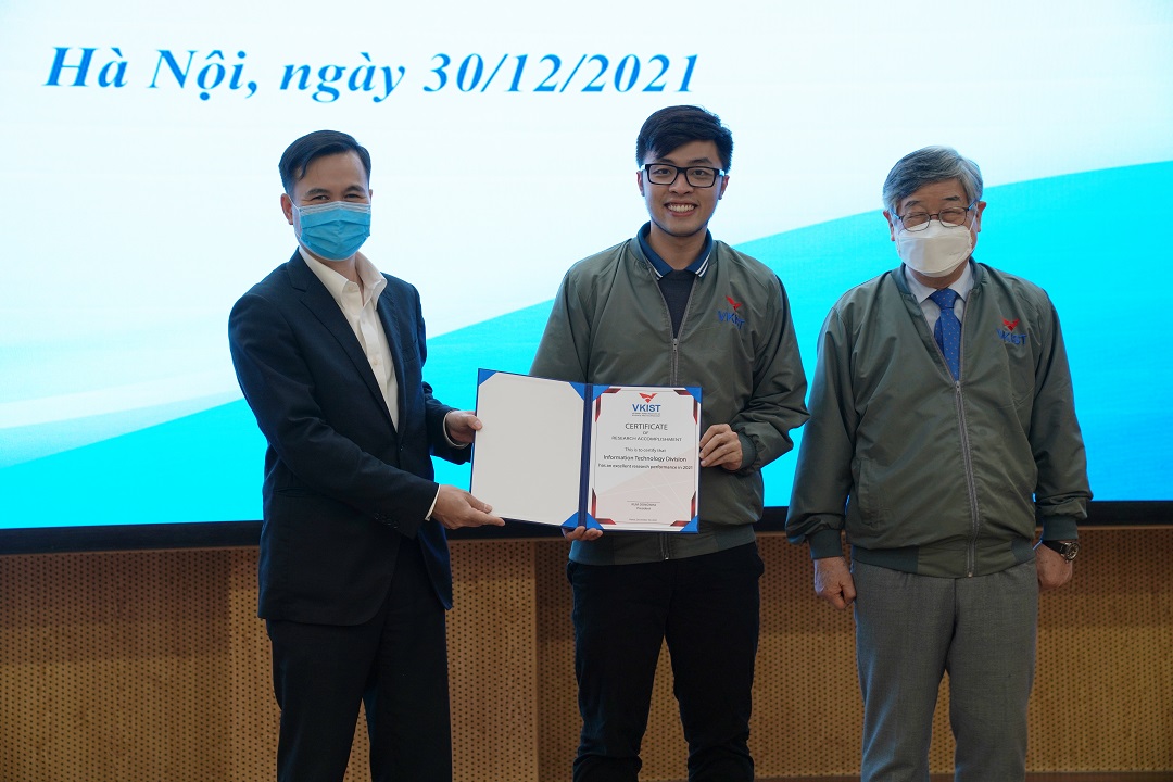 Year-end conference of VKIST to summarize the activities in 2021 and orient the direction in 2022