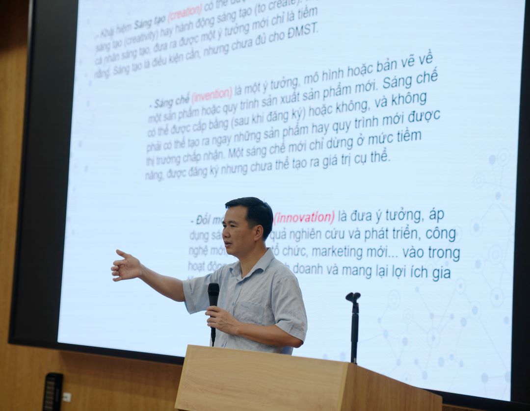 Seminar on “Innovation leveraging science and technology potential” at VKIST
