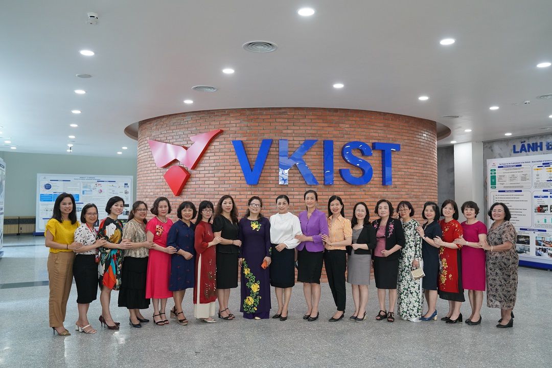 Visit of Female Intellectual Association of Ministry of Science and Technology at VKIST