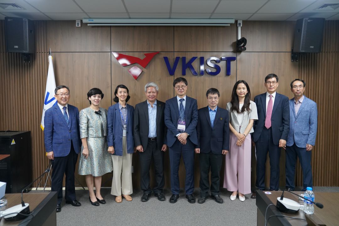 Visit of the delegation from Daejeon City (Korea) at VKIST