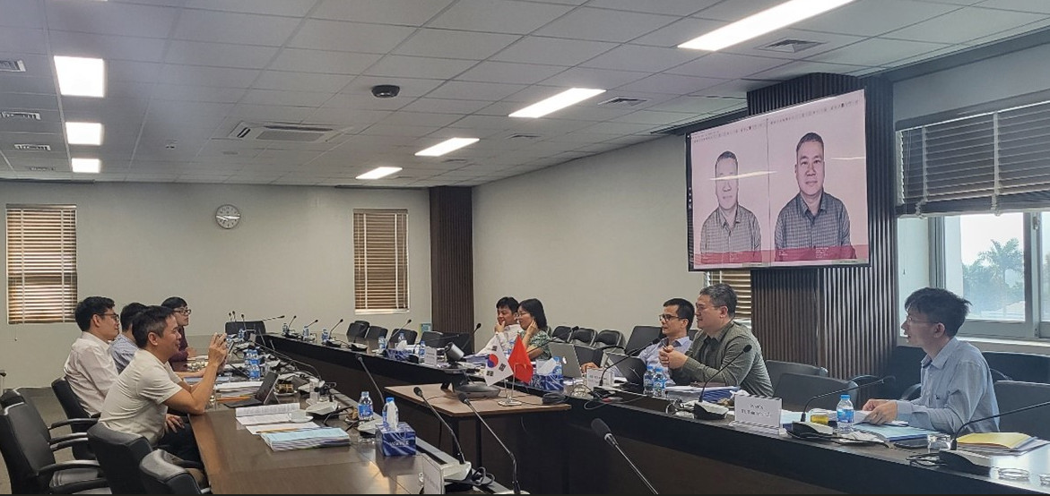 Nghiệm thu cấp cơ sở đối với nhiệm vụ KHCN cấp Bộ “Nghiên cứu mở rộng hệ thống đồng bộ ảnh mặt người từ nhiều camera nhằm phát triển công nghệ tổng hợp biểu cảm khuôn mặt để nâng cao hiệu quả nhận dạng khuôn mặt” do VKIST là đơn vị chủ trì.