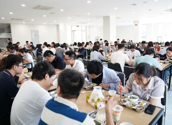Công đoàn VKIST tổ chức "Bữa cơm Công đoàn" chào mừng 97 năm Ngày thành lập Công đoàn Việt Nam