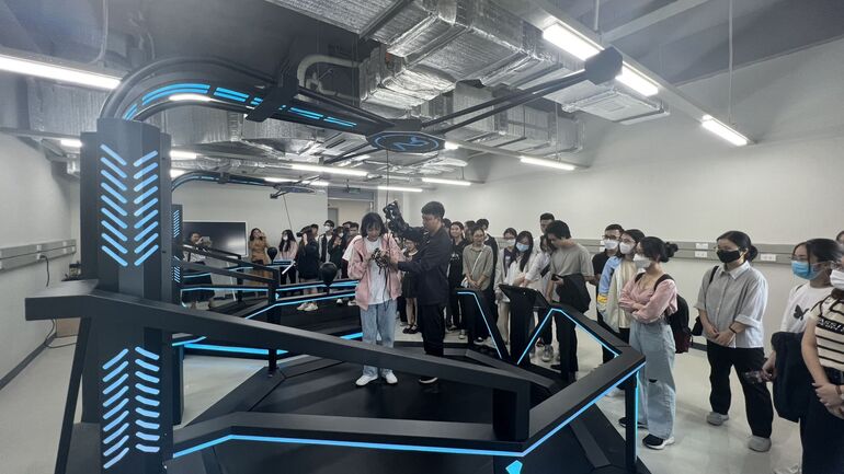 Trường Đại học Hà Nội (HANU) thăm VKIST