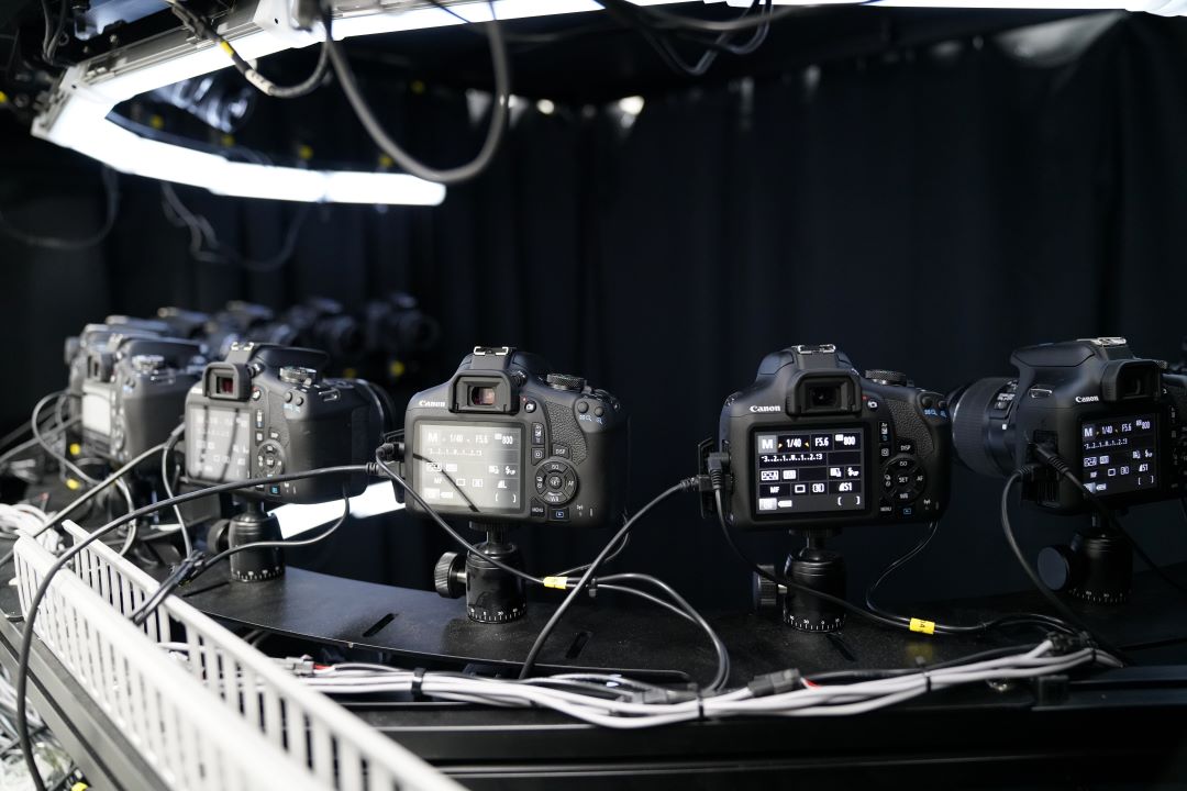 Nghiên cứu mở rộng hệ thống đồng bộ thu thập ảnh mặt người từ nhiều camera nhằm phát triển công nghệ tổng hợp biểu cảm khuôn mặt để nâng cao hiệu quả nhận dạng khuôn mặt
