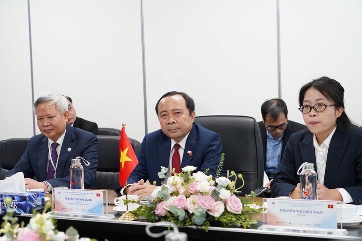 3313527399852604127-17770107447691211480170